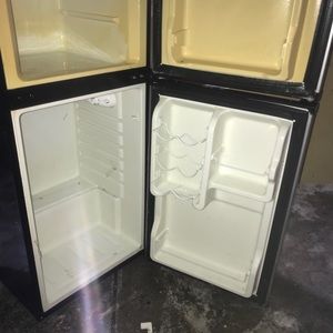 Mini refrigerator